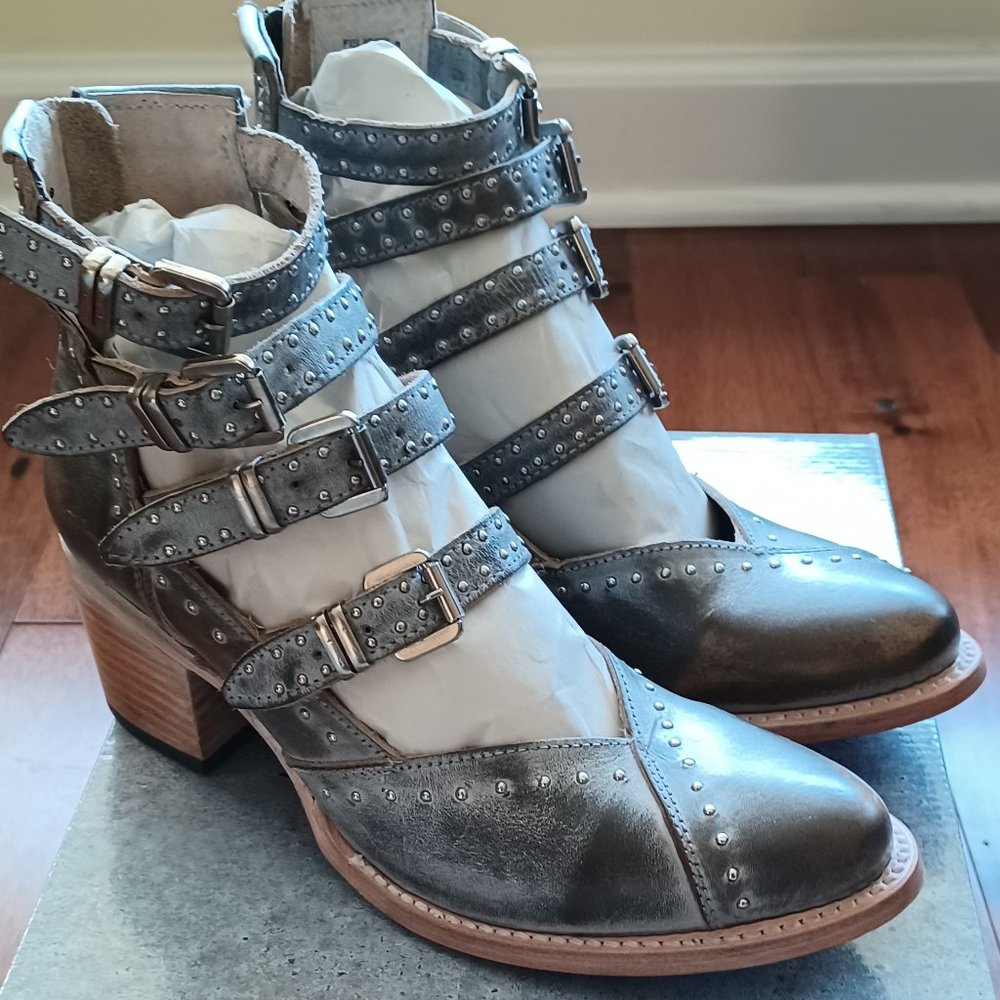 FREEBIRD By Steven Brand New Felicity Ice Size 9